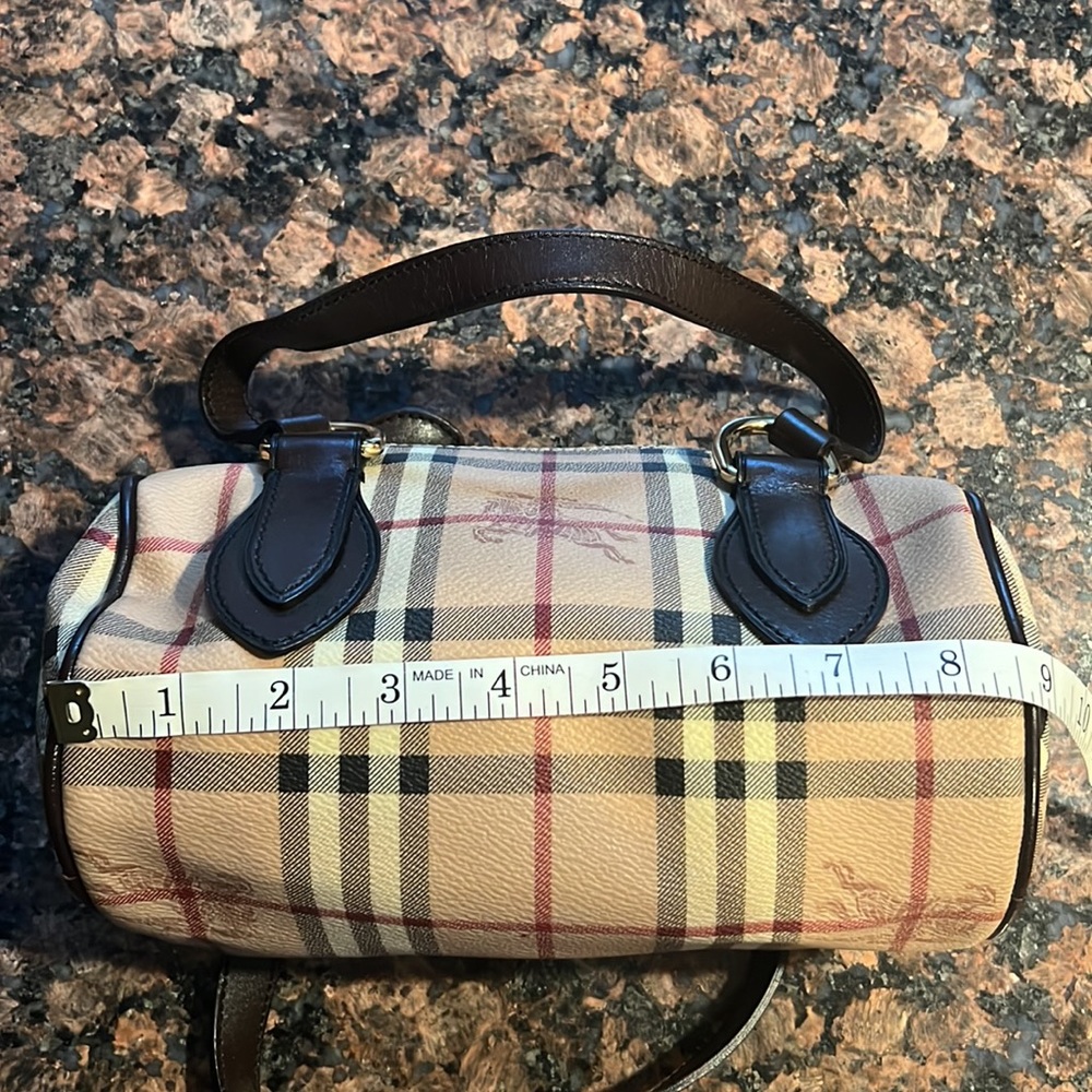 BURBERRY Vintage Check Leather Barrel Bag, NWOT - Picture 11 of 15